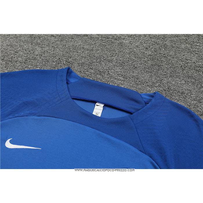 Tuta da Track
 Paris Saint-Germain 22-23 Manica Corta
 Blu
 Scuro
 - Pantaloncini
